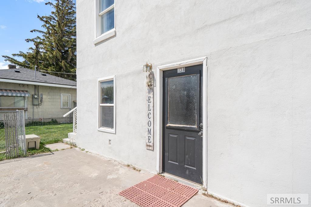 406 1st W Property Photo 56