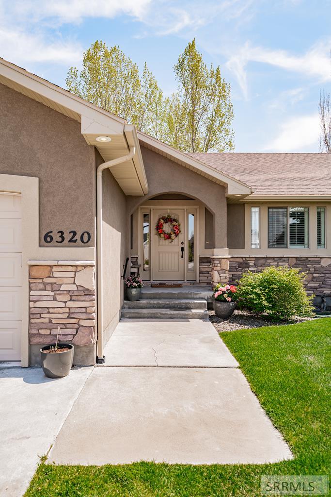 6320 Glen Abby Circle Property Photo 4