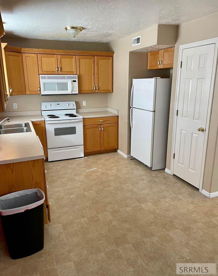 540 W 7th S # 204 Property Photo 3