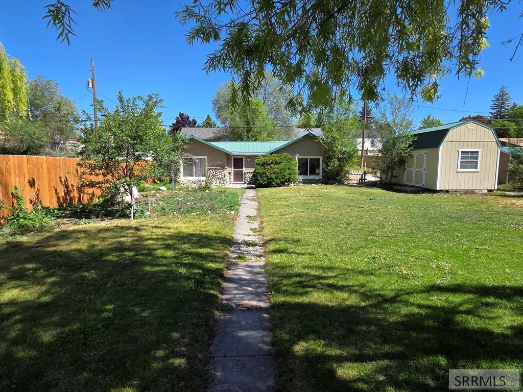 391 6th Street Property Photo 1