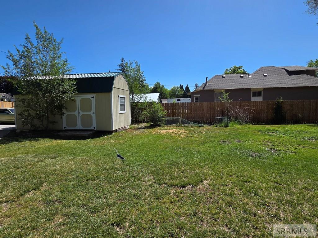 391 6th Street Property Photo 6