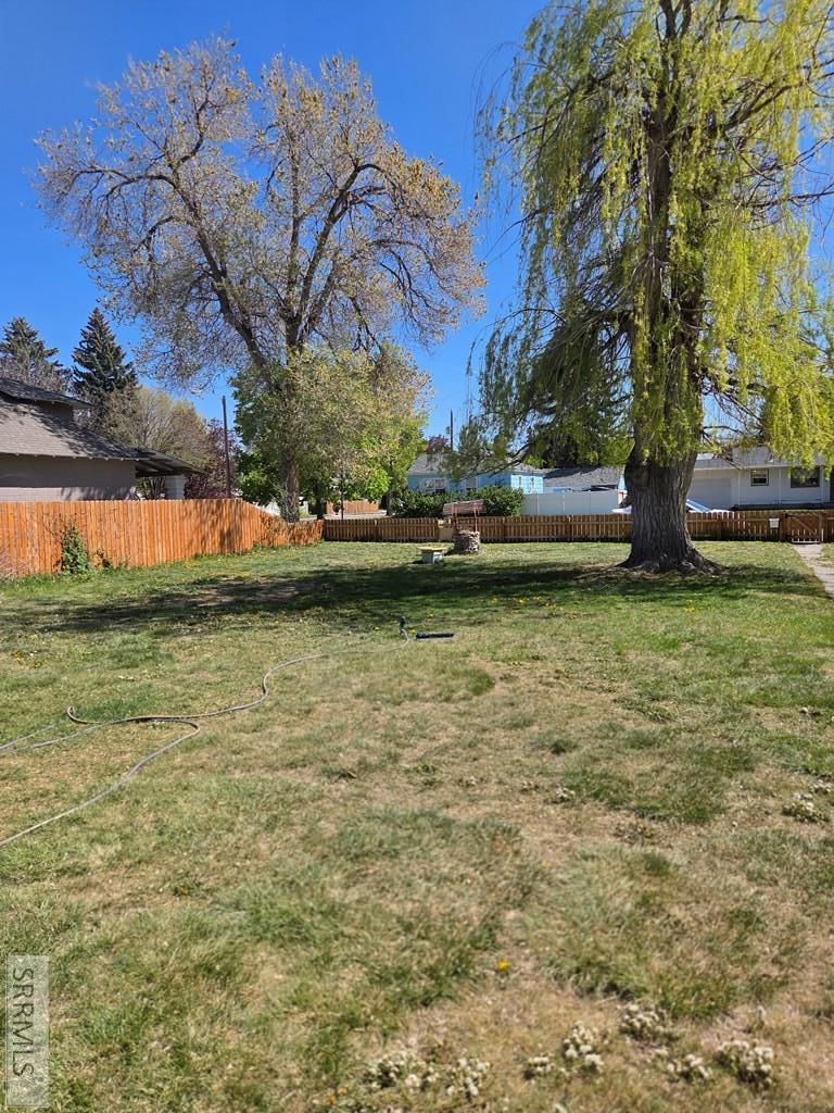 391 6th Street Property Photo 7