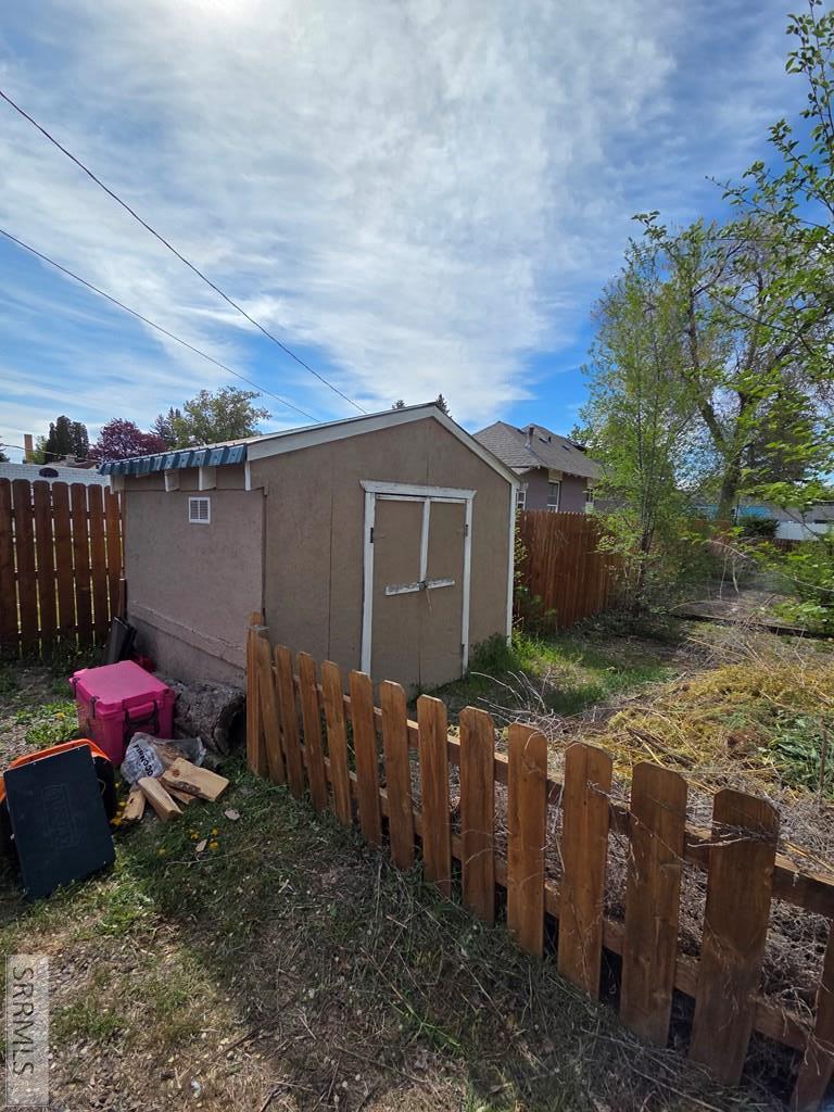 391 6th Street Property Photo 8