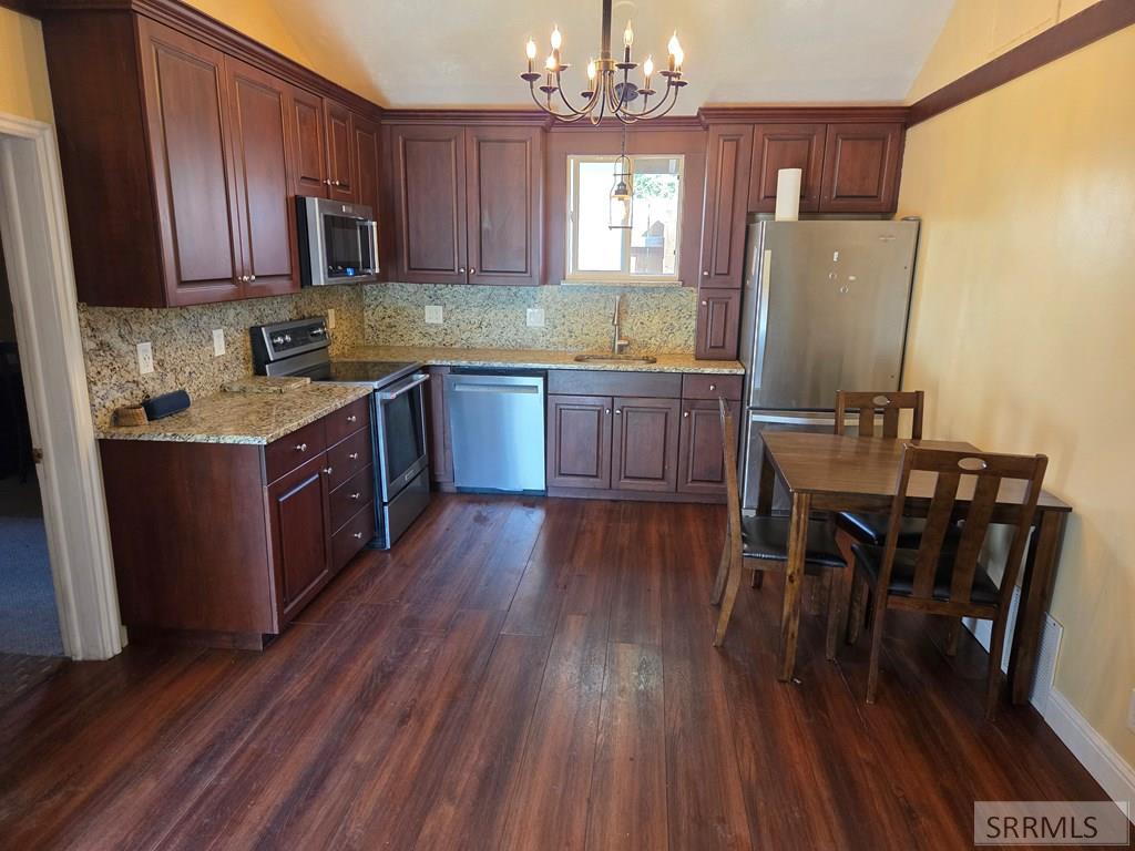 391 6th Street Property Photo 12