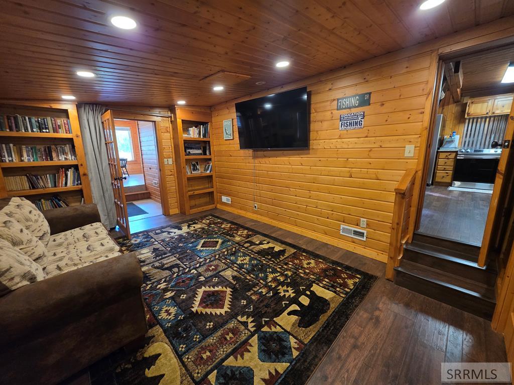 4450 Golden Eagle Drive Property Photo 33