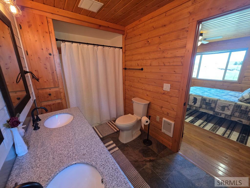 4450 Golden Eagle Drive Property Photo 59
