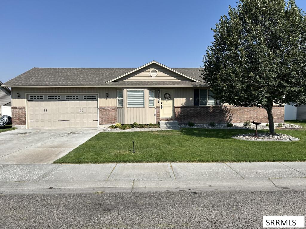 352 N Kimberly Drive Property Photo 1