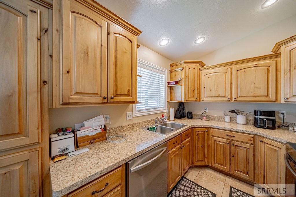 352 N Kimberly Drive Property Photo 14