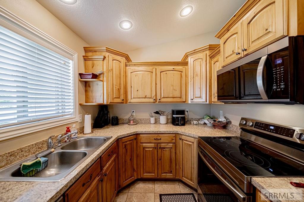 352 N Kimberly Drive Property Photo 18