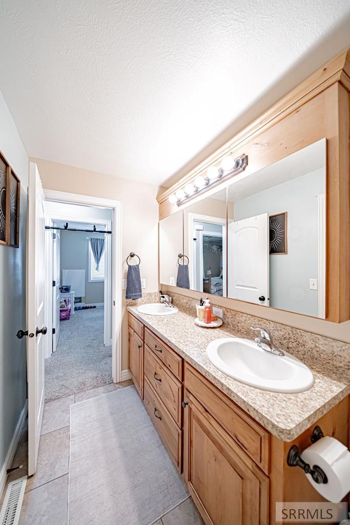 352 N Kimberly Drive Property Photo 28