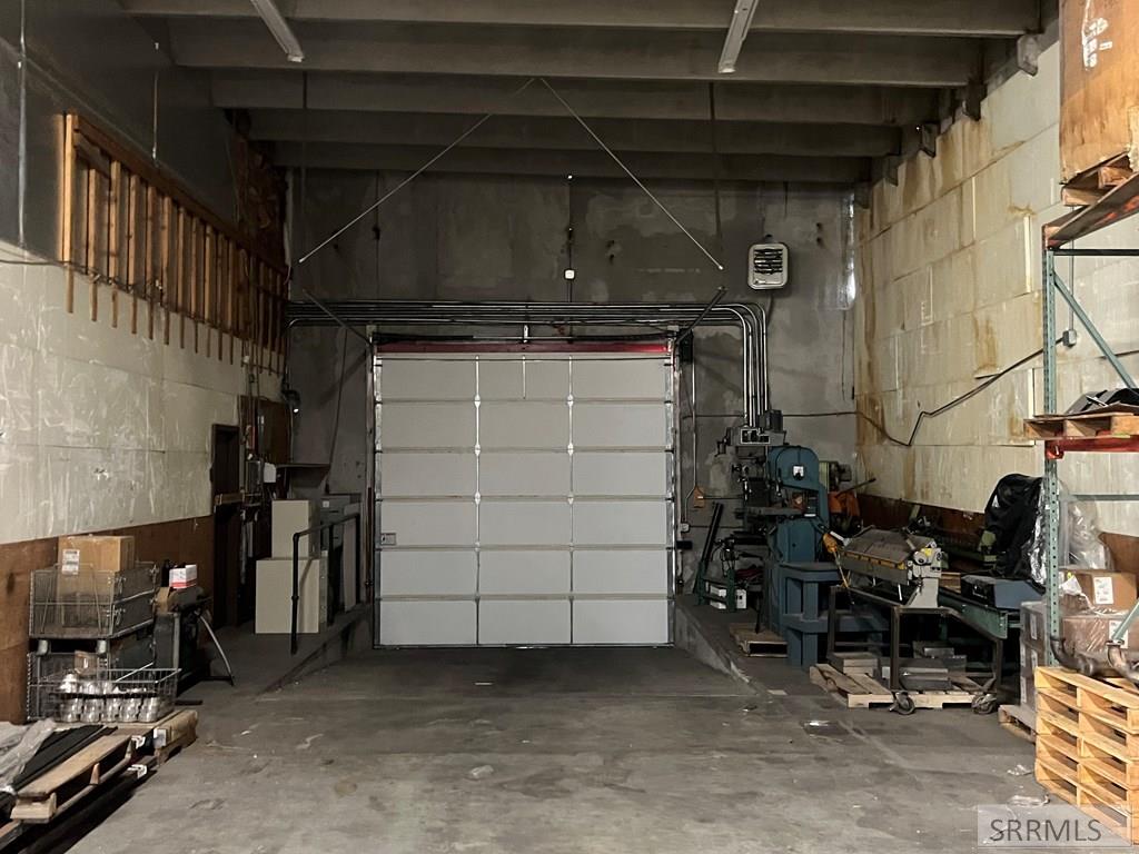 1895 1/2 N Boulevard Property Photo 8