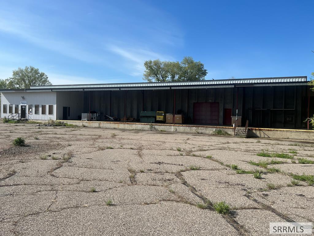 1895 1/2 N Boulevard Property Photo 16