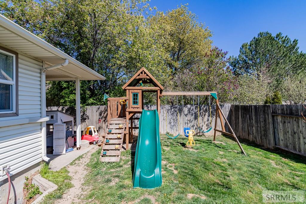 1858 Henry Street Property Photo 37