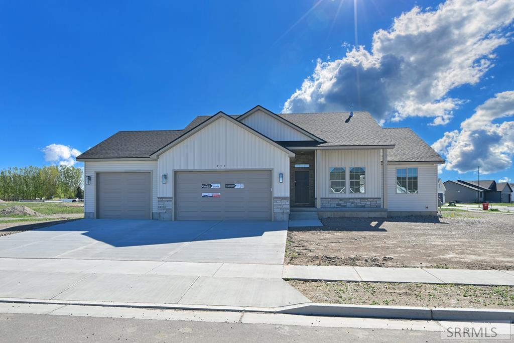 433 Spruce Way Property Photo 1