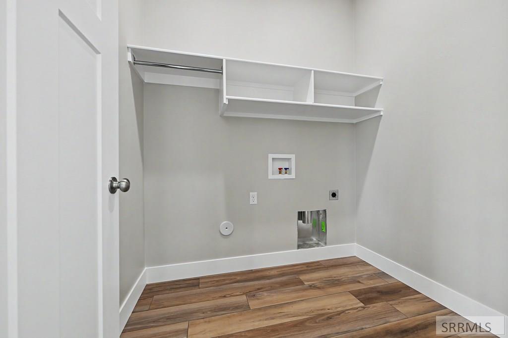 433 Spruce Way Property Photo 11