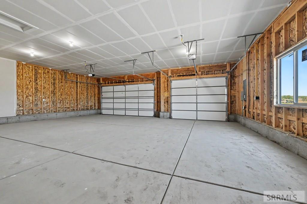 433 Spruce Way Property Photo 15