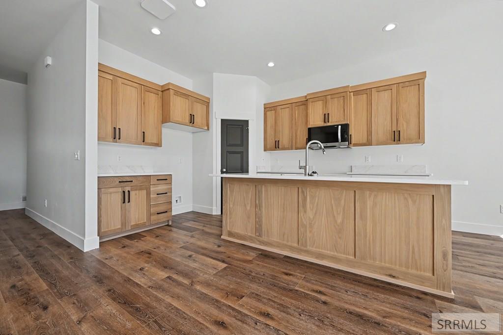 461 Spruce Way Property Photo 3