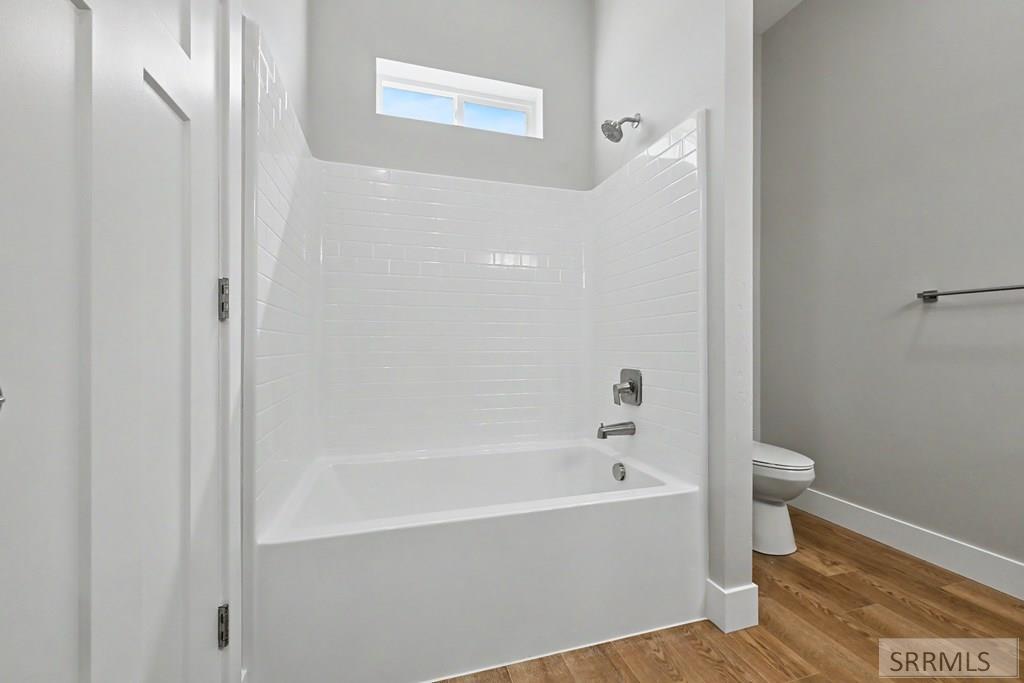 477 Spruce Way Property Photo 6