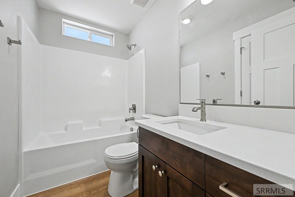 477 Spruce Way Property Photo 10