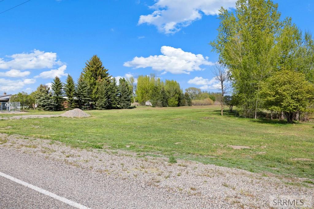 L1 B4 N 3950 E Property Photo 13