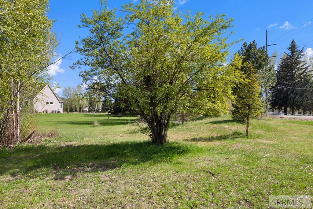 L1 B4 N 3950 E Property Photo 20