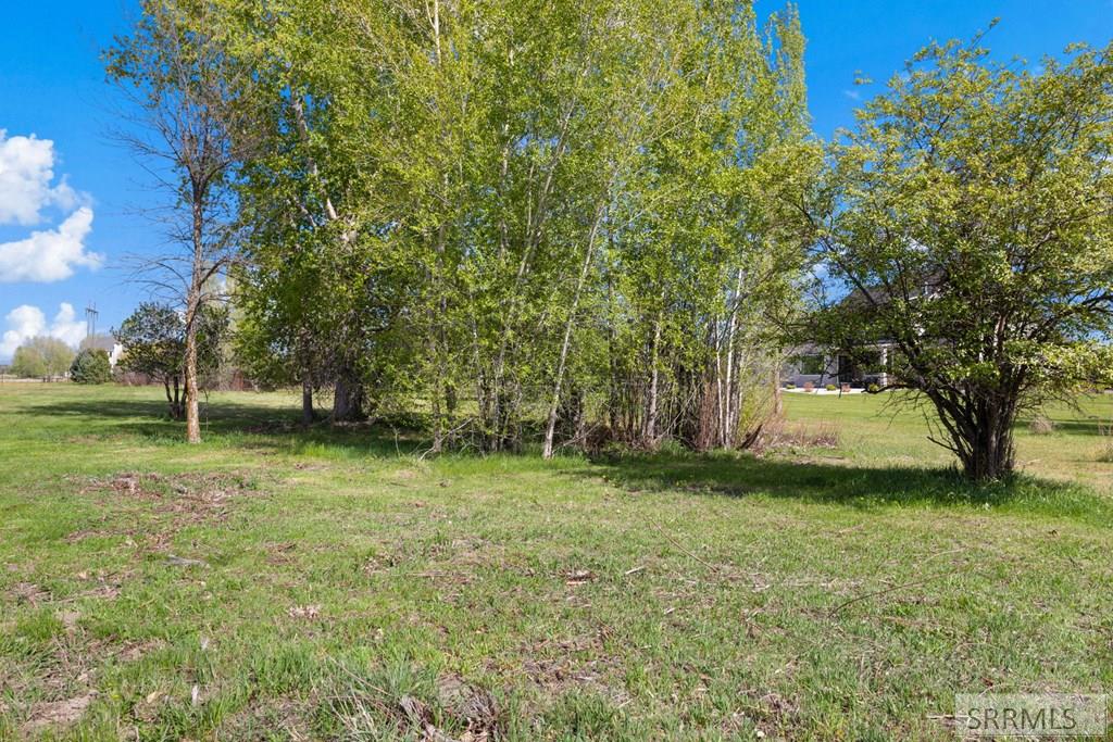 L1 B4 N 3950 E Property Photo 21