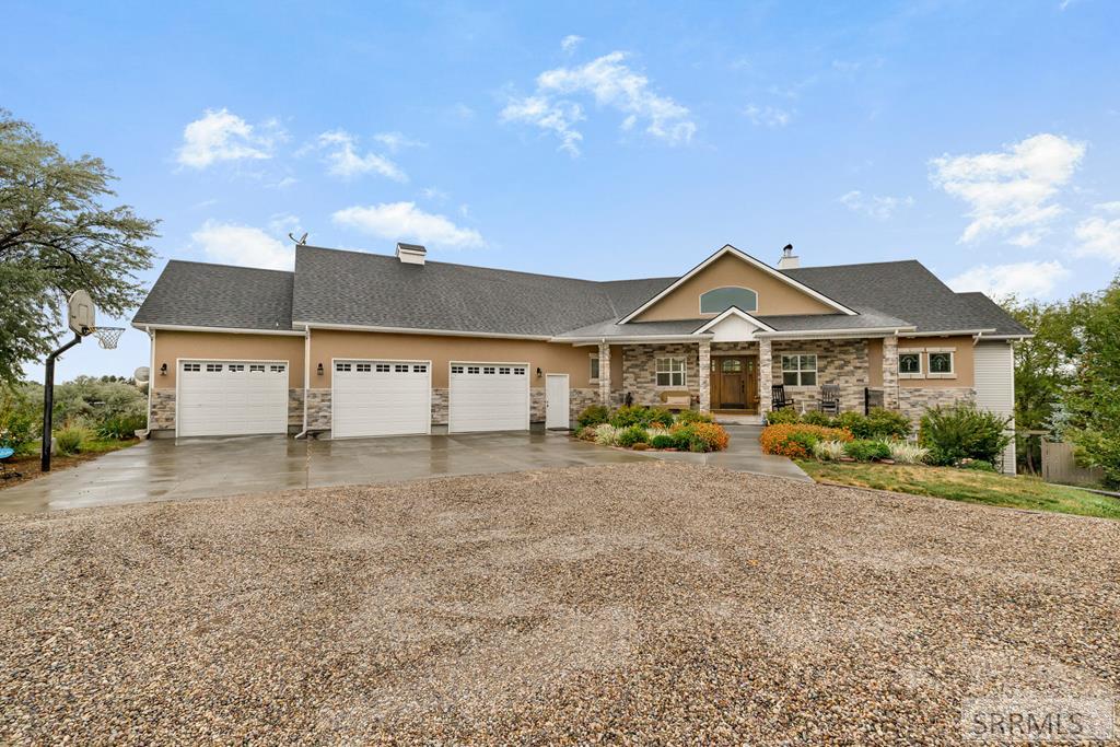 1190 N 1325 E Property Photo 1