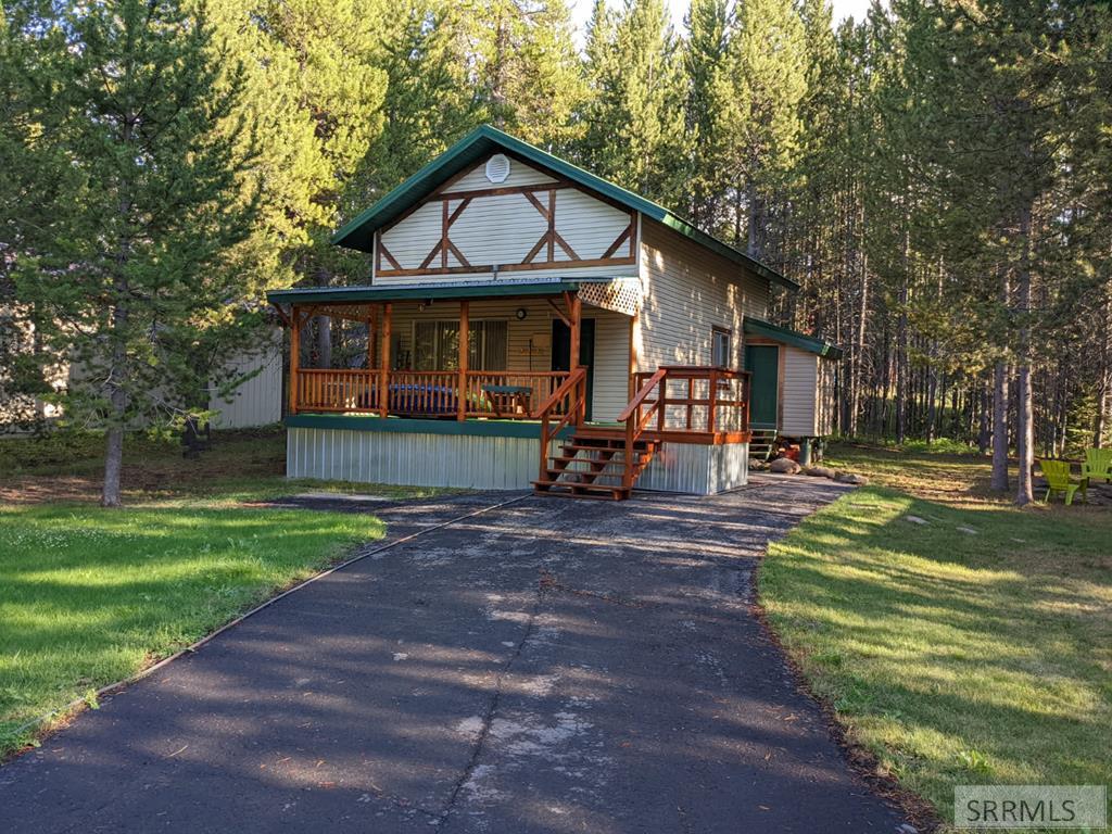 4010 Coyote Road Property Photo 1
