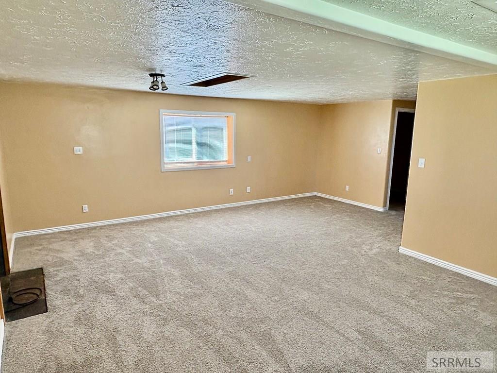 388 N 3500 E Property Photo 35