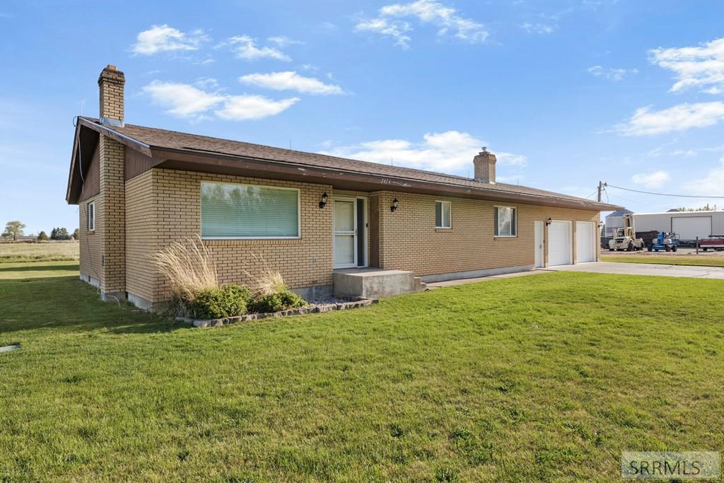 2424 E 244 N Property Photo 2