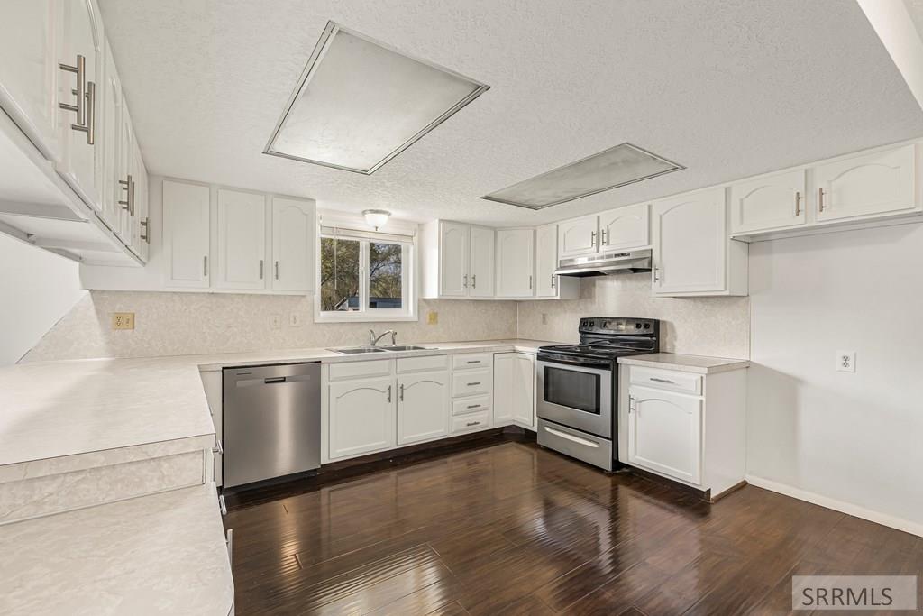 2424 E 244 N Property Photo 8