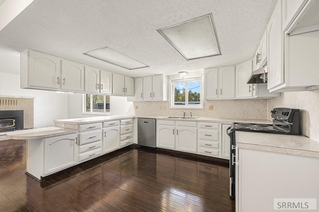 2424 E 244 N Property Photo 9