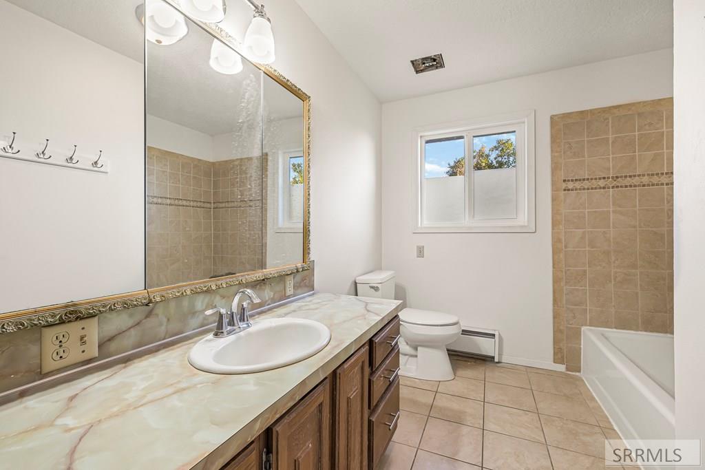 2424 E 244 N Property Photo 14
