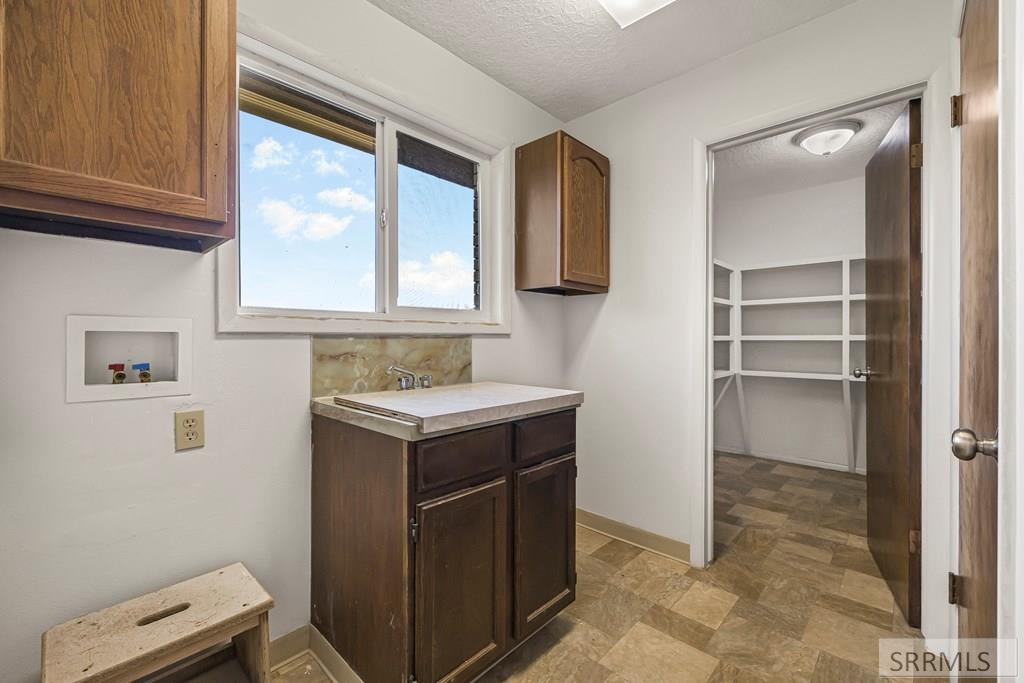 2424 E 244 N Property Photo 22