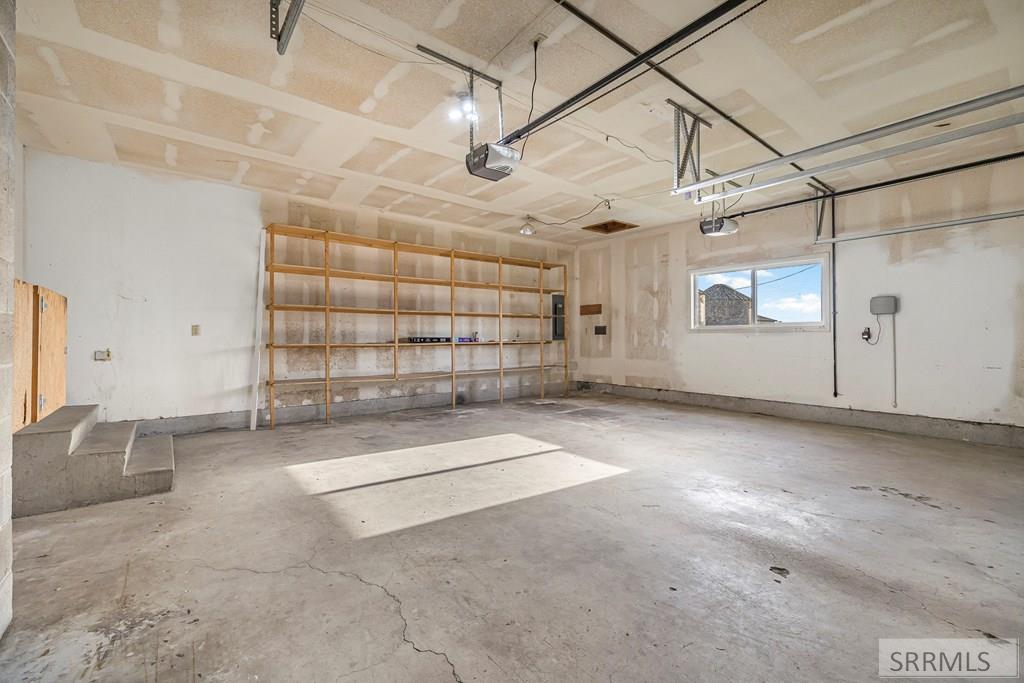 2424 E 244 N Property Photo 25