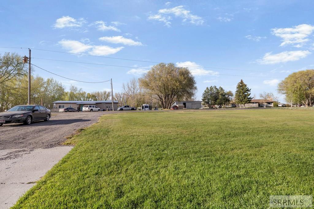 2424 E 244 N Property Photo 30