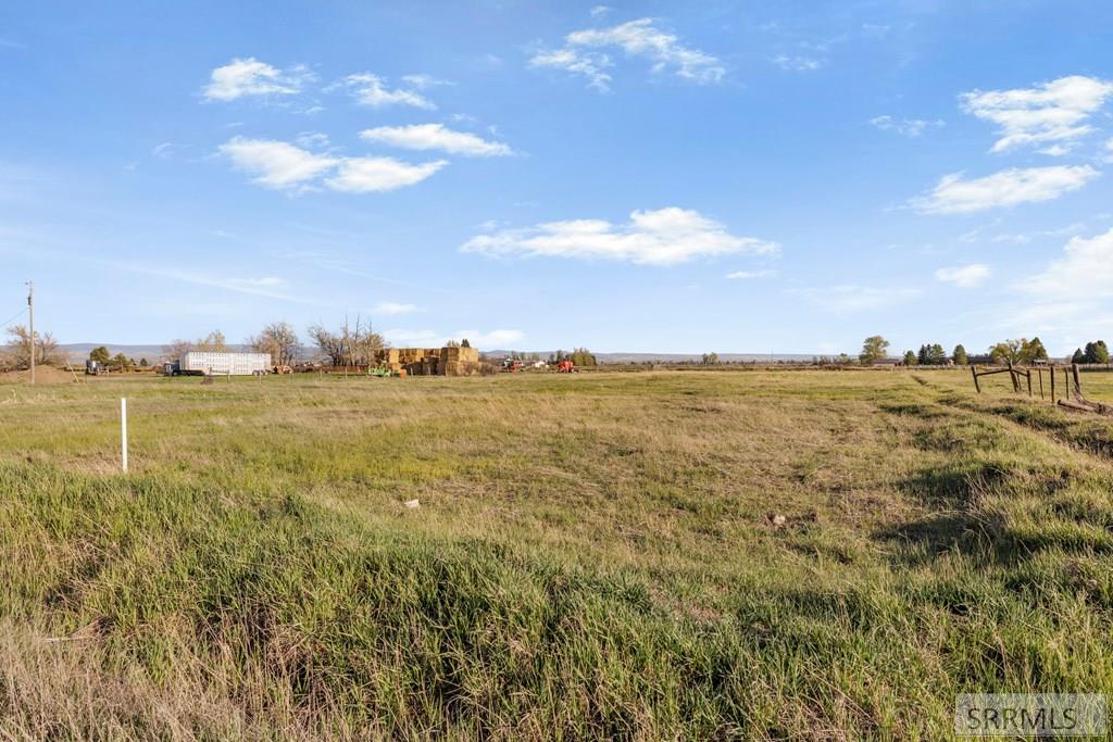 2424 E 244 N Property Photo 31