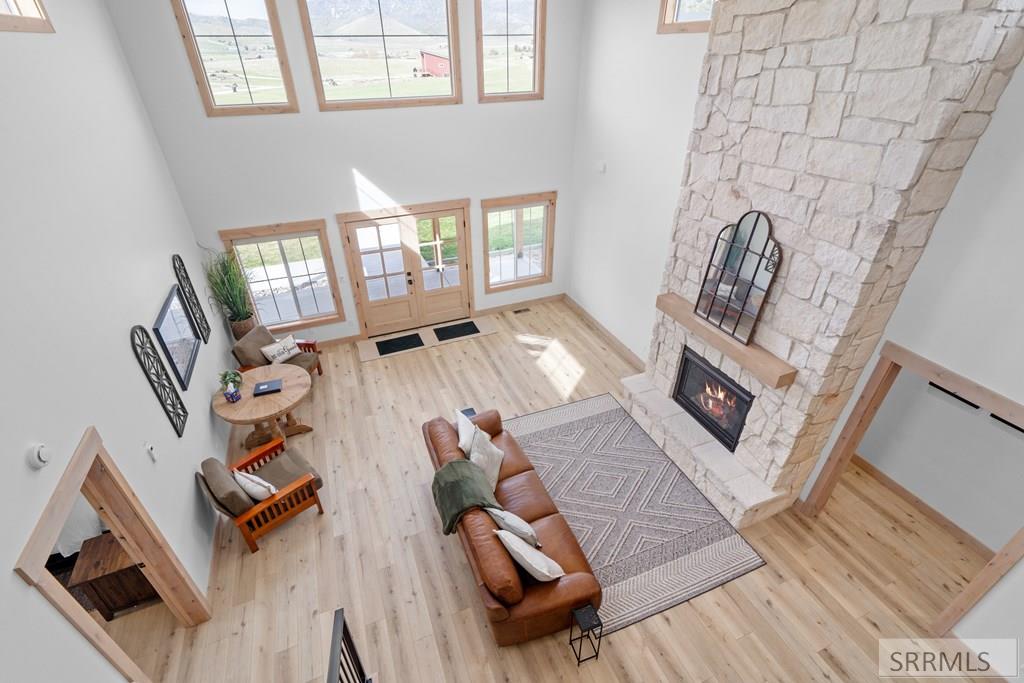 10565/68 Lava West Property Photo 39