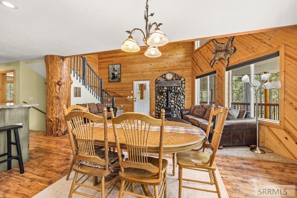 4432 Stone Run Property Photo 9