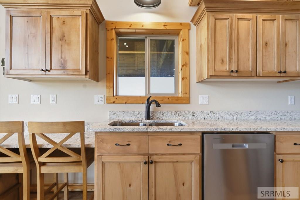 3811 Southshore Drive Property Photo 9