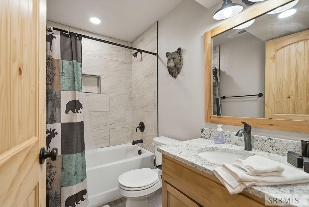 3811 Southshore Drive Property Photo 32