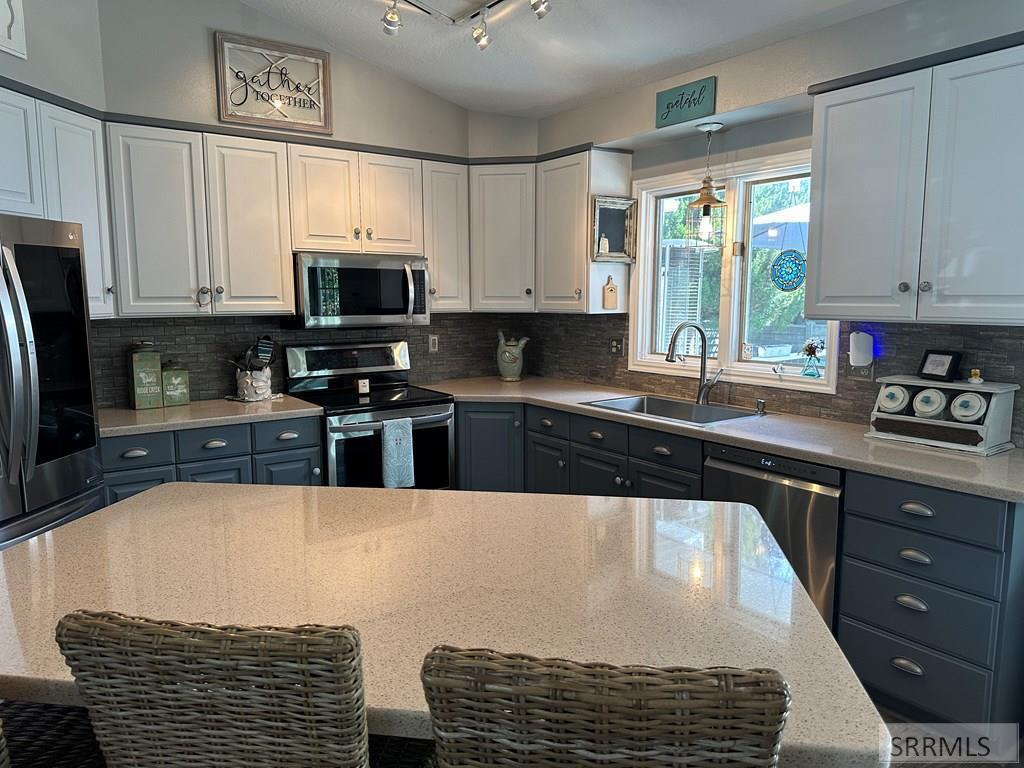 3525 Sun Circle Property Photo 3