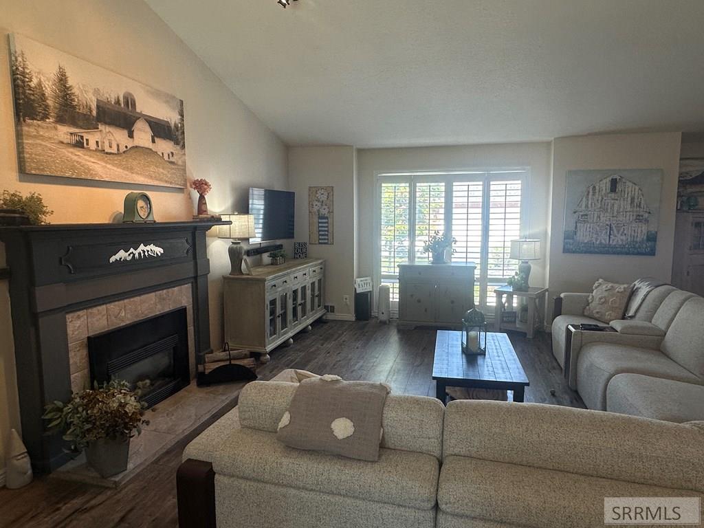 3525 Sun Circle Property Photo 6