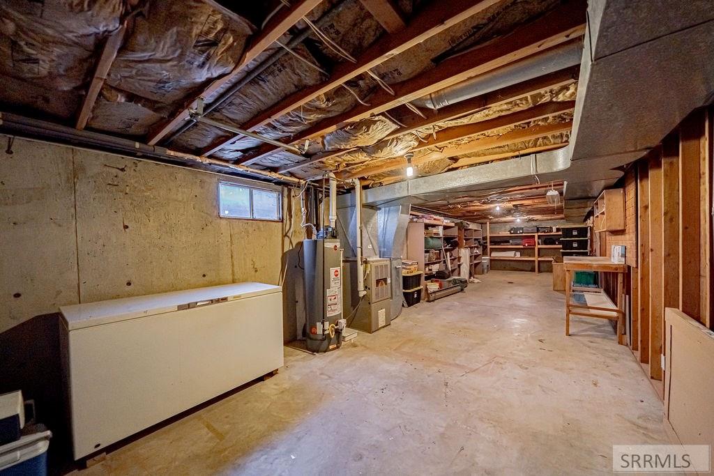 111 E 65th S Property Photo 82