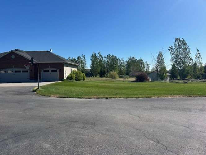 4035 Molly Drive Property Photo 2