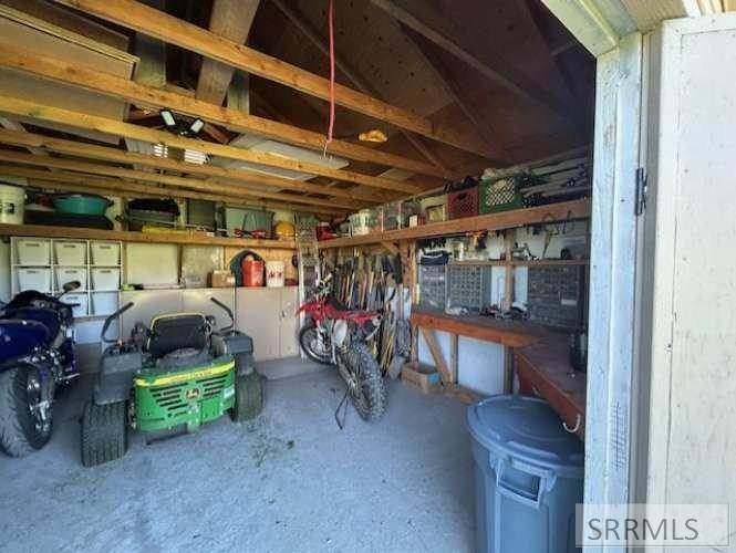 4035 Molly Drive Property Photo 20