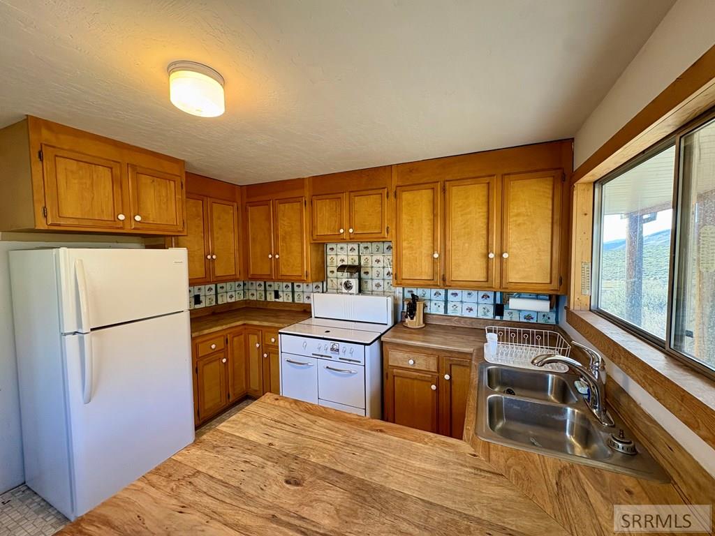 2040 Pahsimeroi Road Property Photo 11