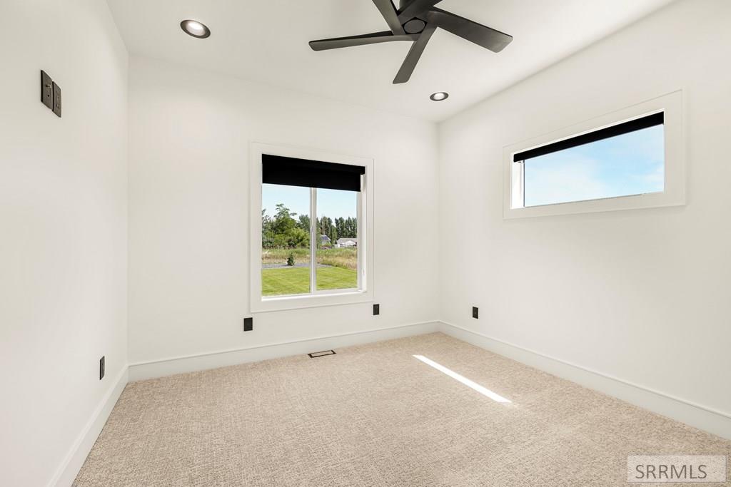 4109 E 218 N Property Photo 24