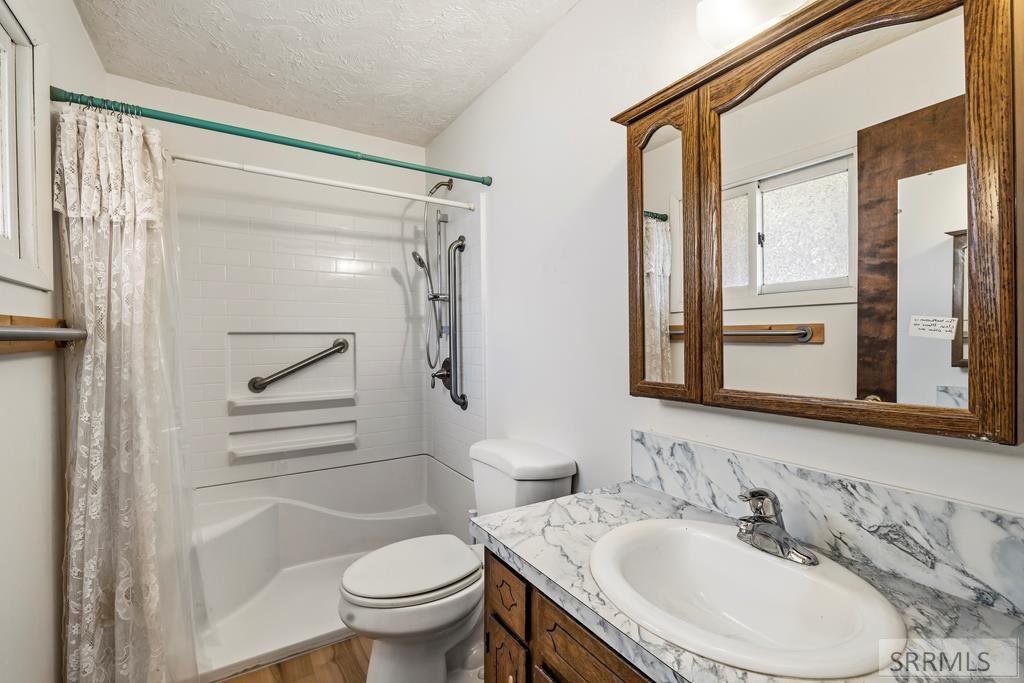 643 W 100 S Property Photo 17
