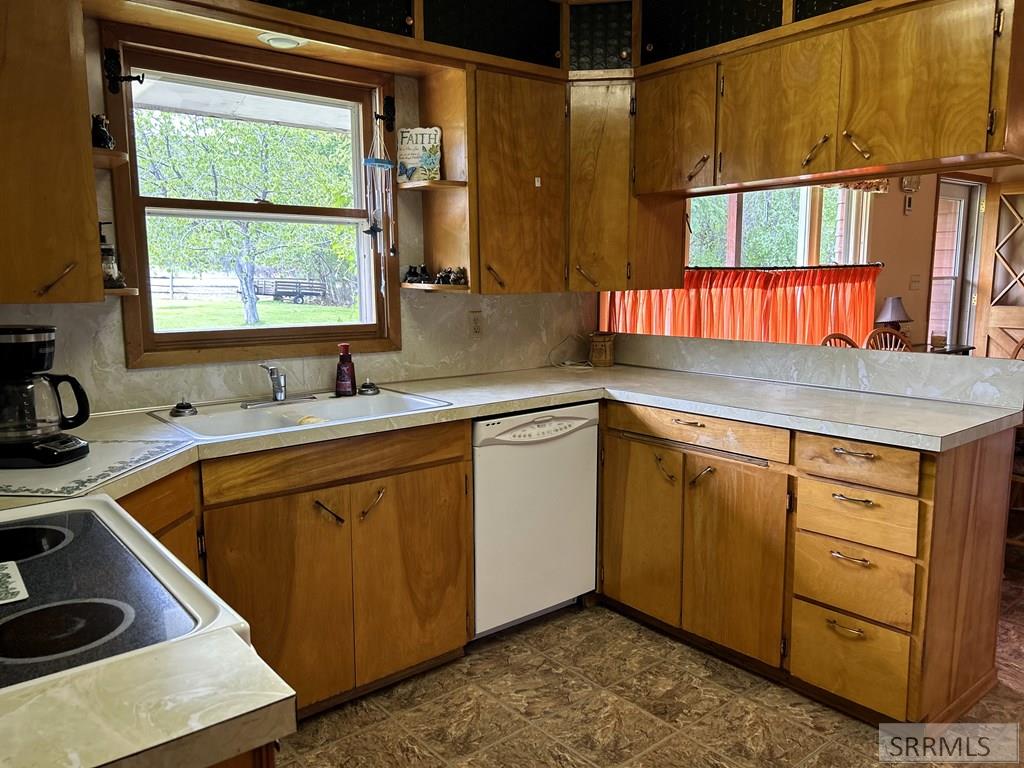 504 Carmen Creek Road Property Photo 16